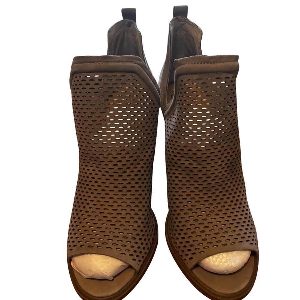 Vince Camuto Women's‎ Ankle Booties 9.5 NEW Katrina Perforated Leather Taupe